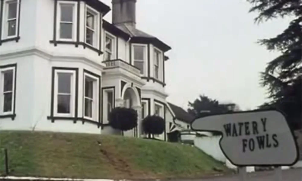 Fawlty Towers Sign
